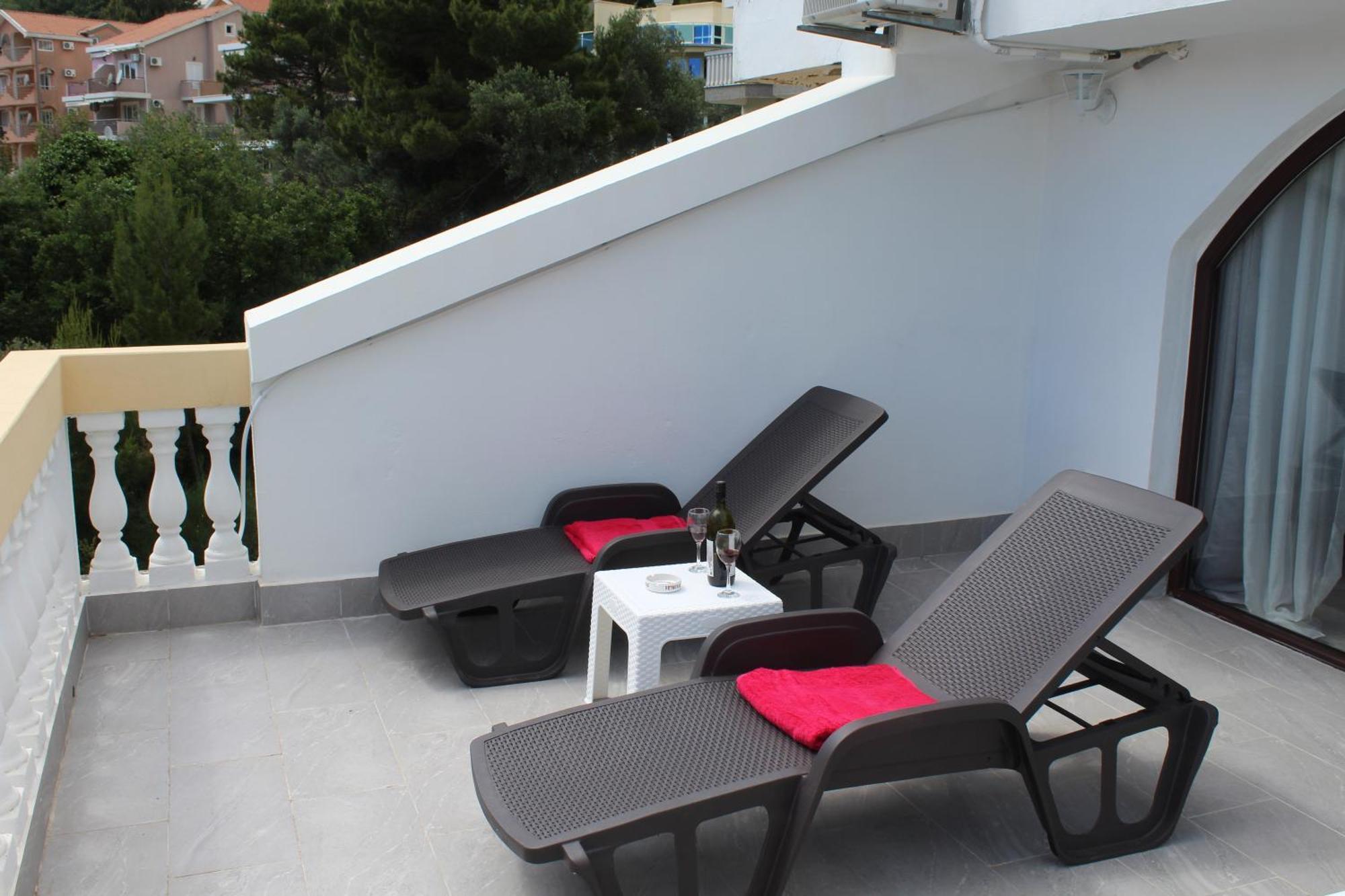 Apartmani Lime Petrovac Eksteriør bilde